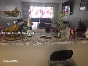 NARANJA LAKES CONDO NO 5 - Residential