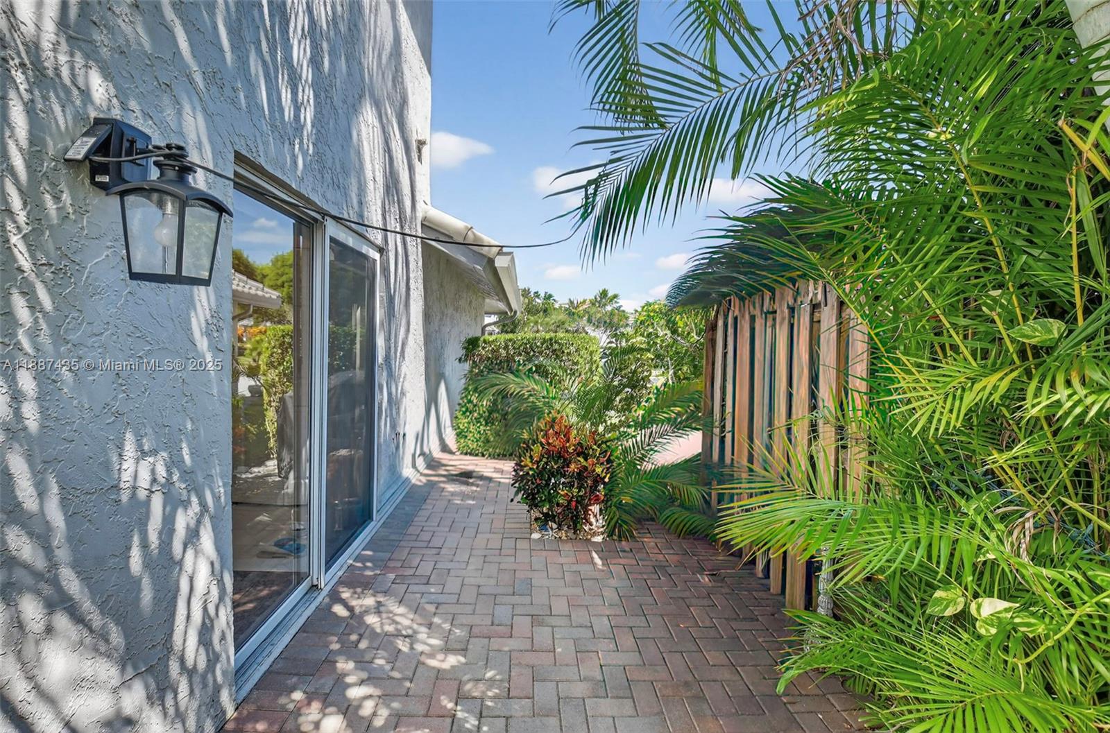 BRIARWOOD AT INDIAN SPRING - Residential Lease