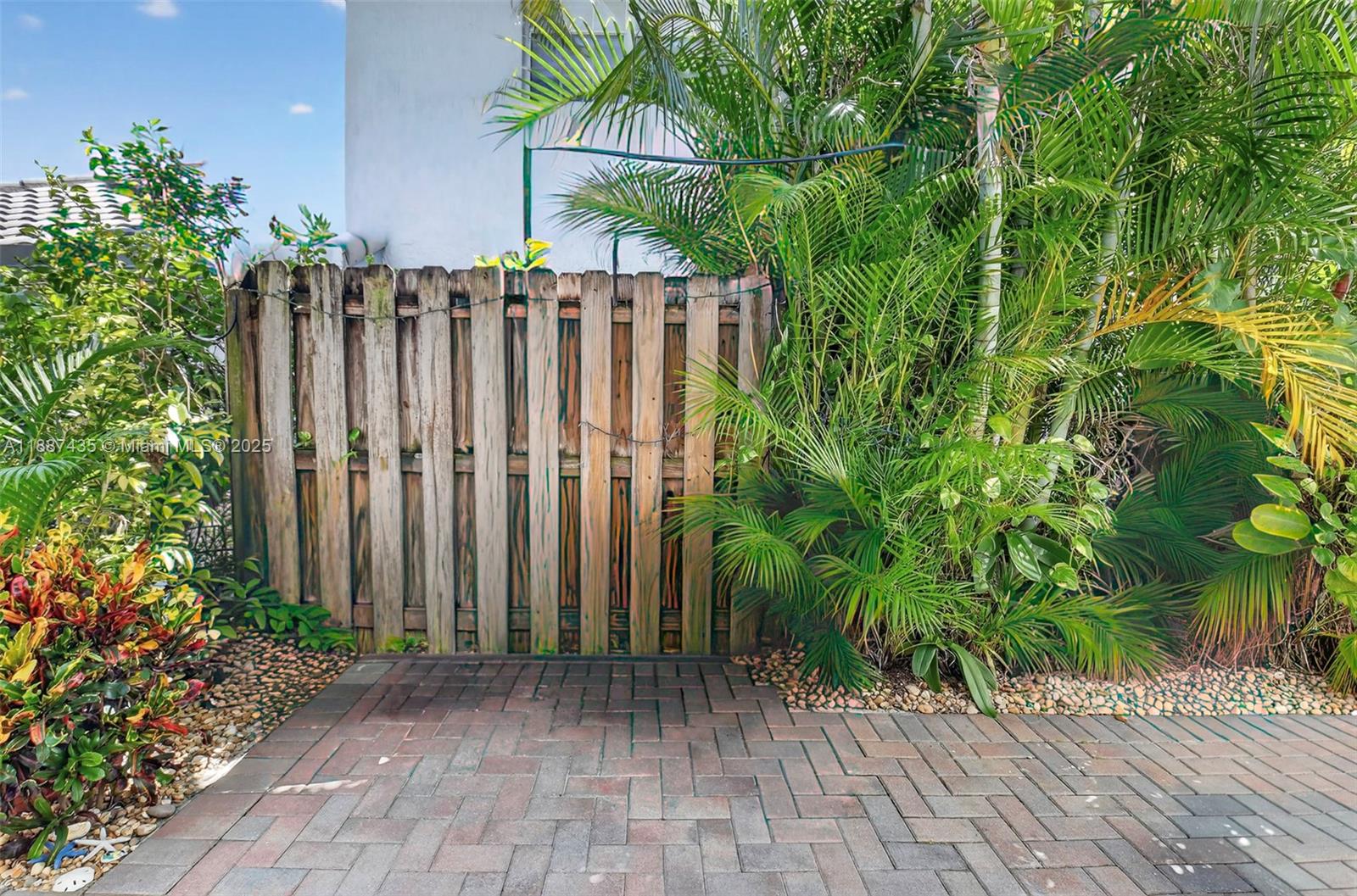 BRIARWOOD AT INDIAN SPRING - Residential Lease