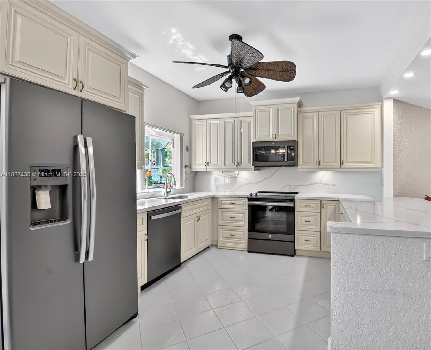 BRIARWOOD AT INDIAN SPRING - Residential Lease