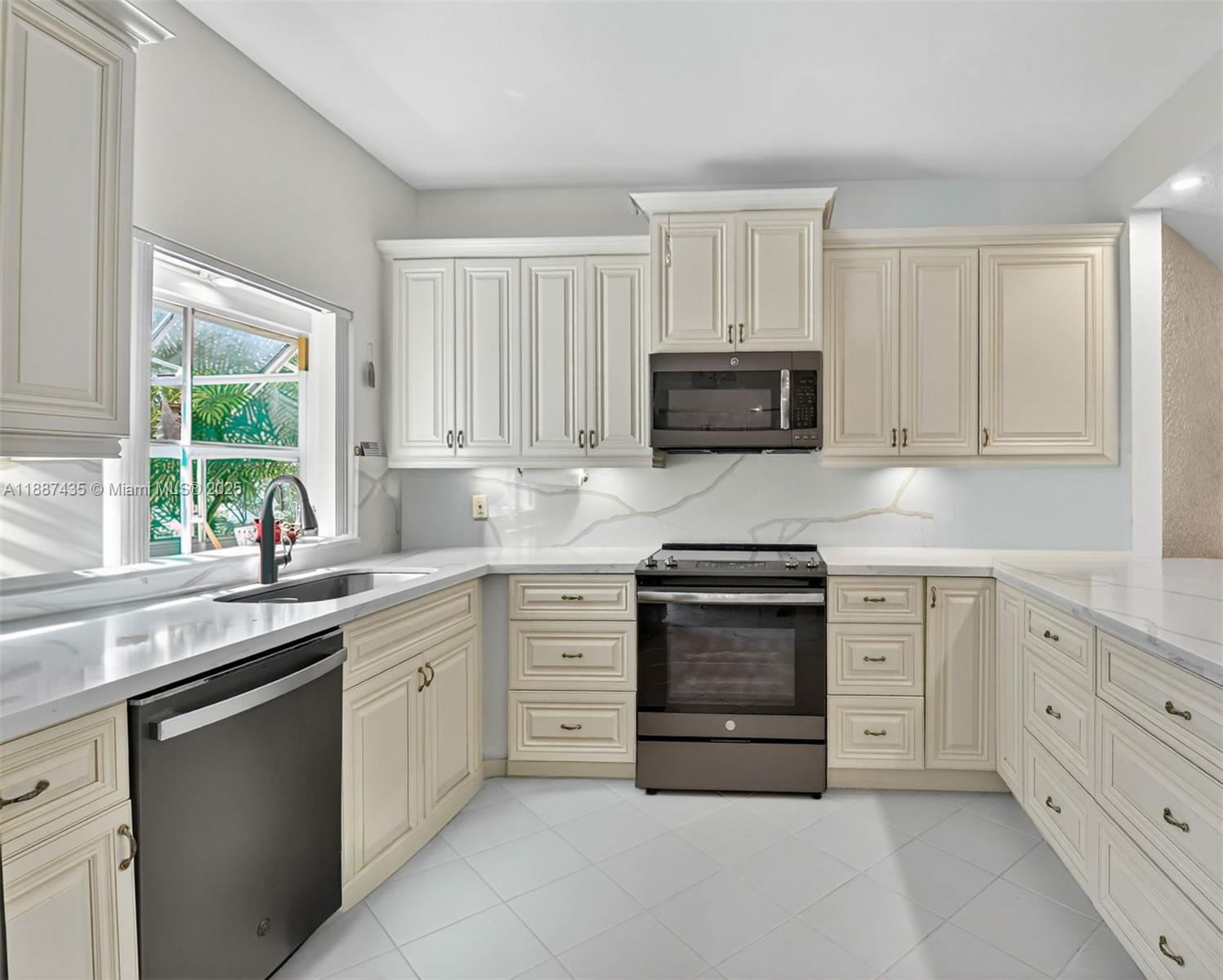 BRIARWOOD AT INDIAN SPRING - Residential Lease