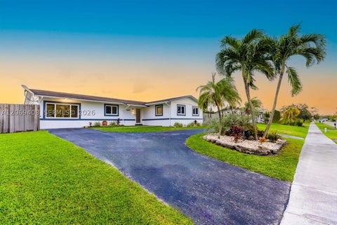Photo of 27665 SW 163rd Ave, Homestead, FL 33031 (MLS # A12069408)