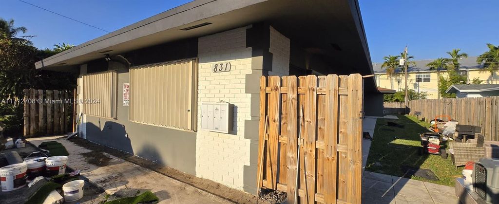 Photo of 831 NE 14th Ct #3, Fort Lauderdale, FL 33304 (MLS # A11712708)