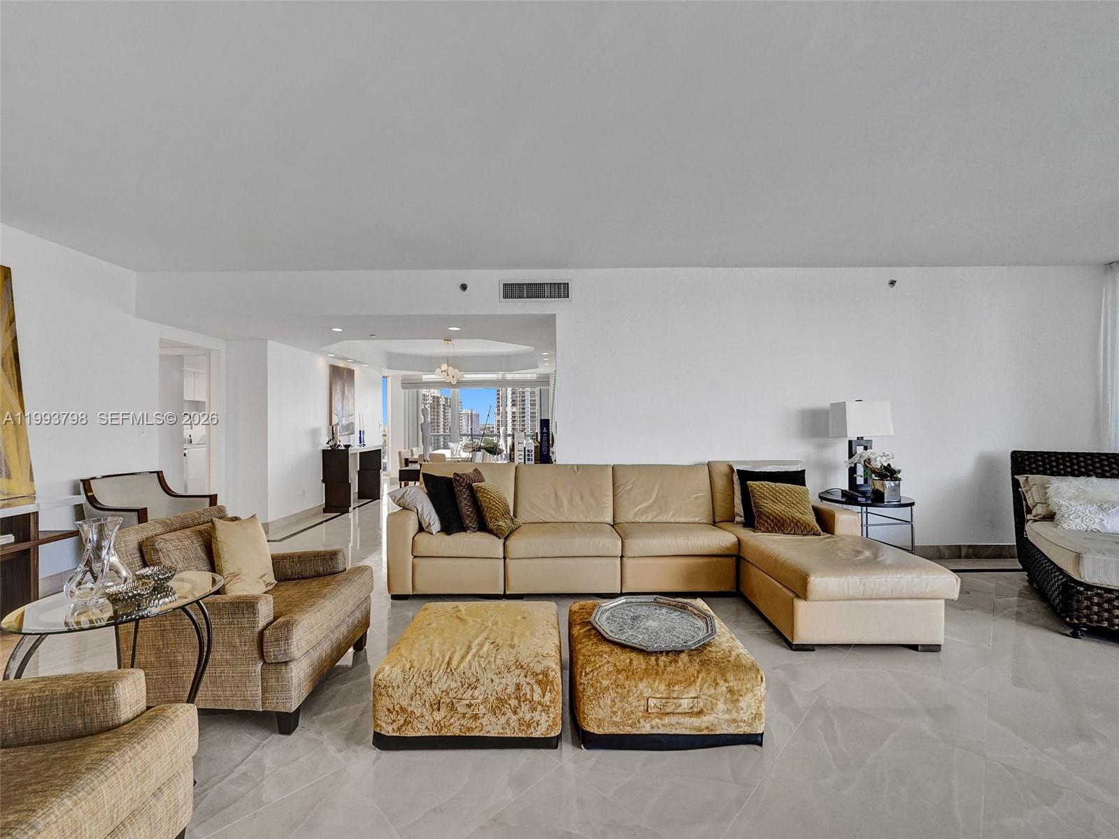 7000 Island Blvd 1207