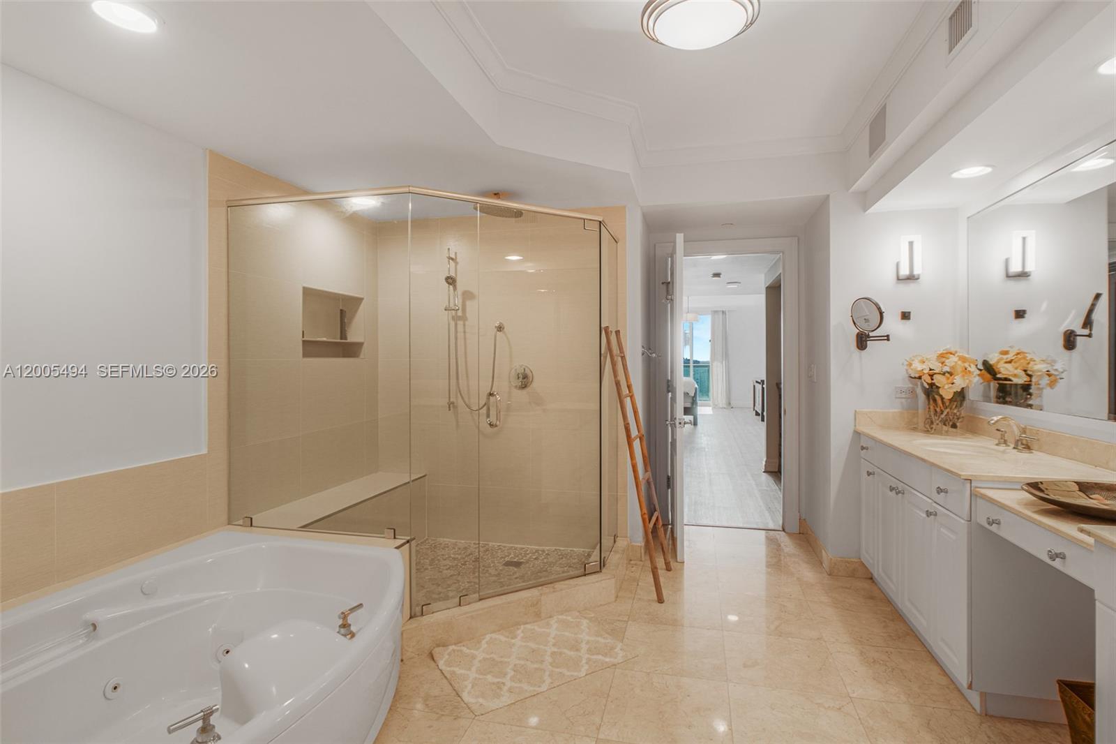 THE PENINSULA CONDO - Residential