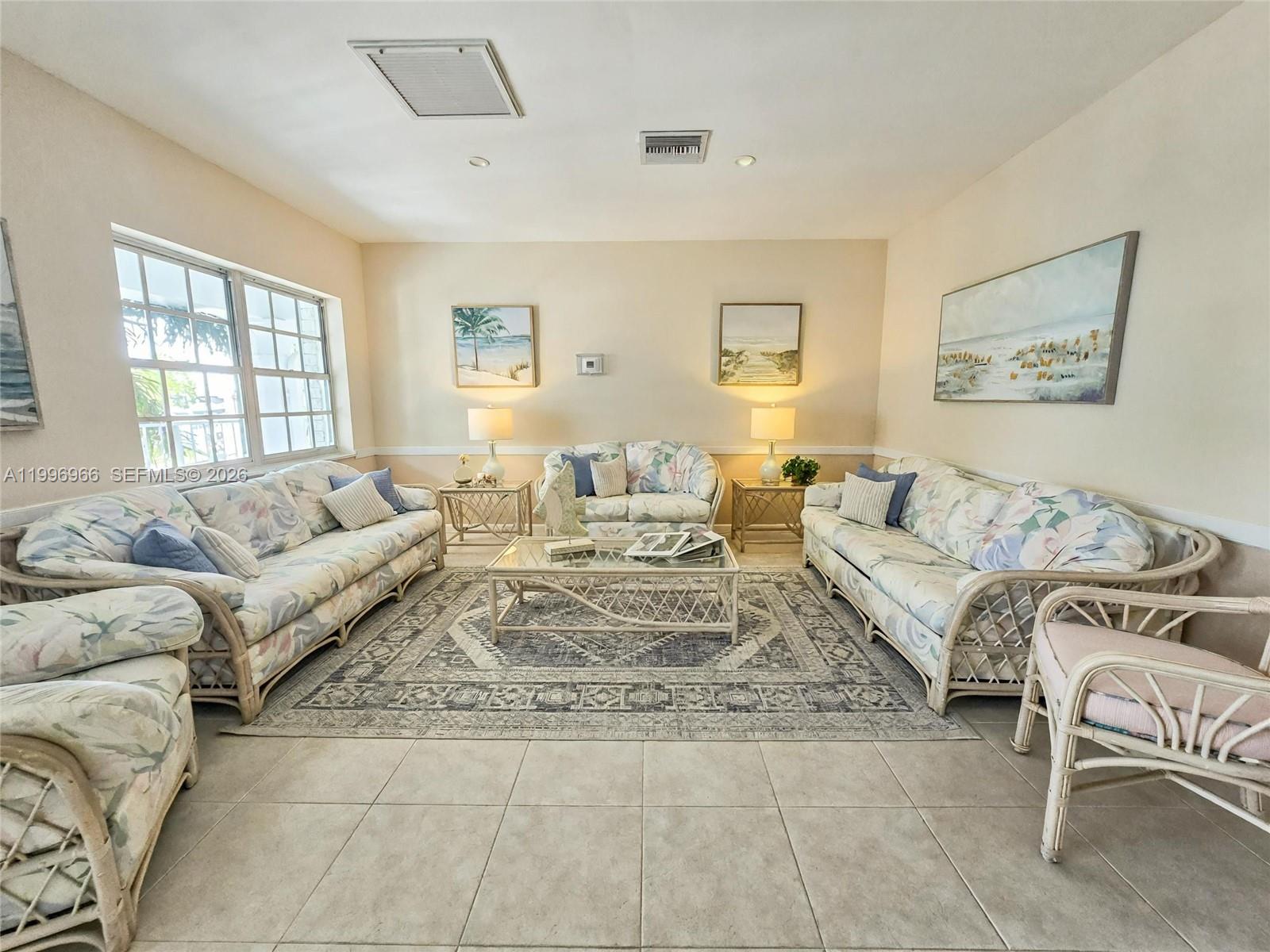 WINDSOR CONDO - Residential