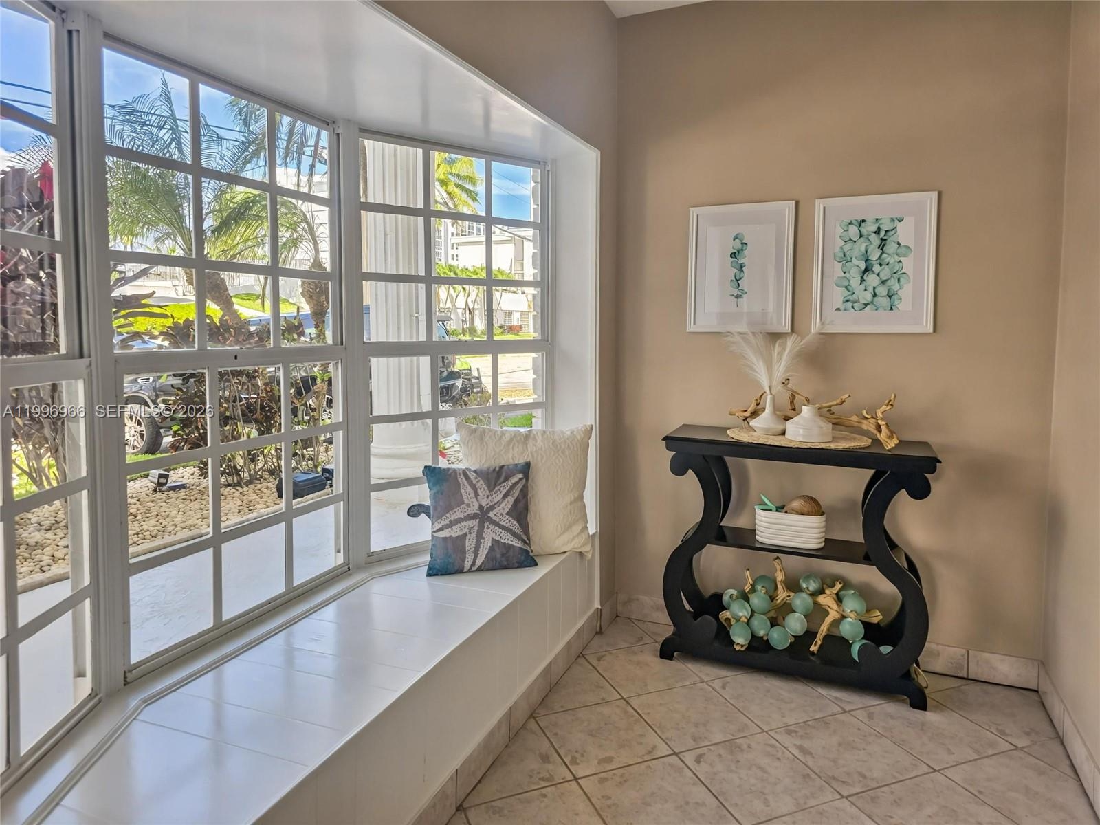 WINDSOR CONDO - Residential