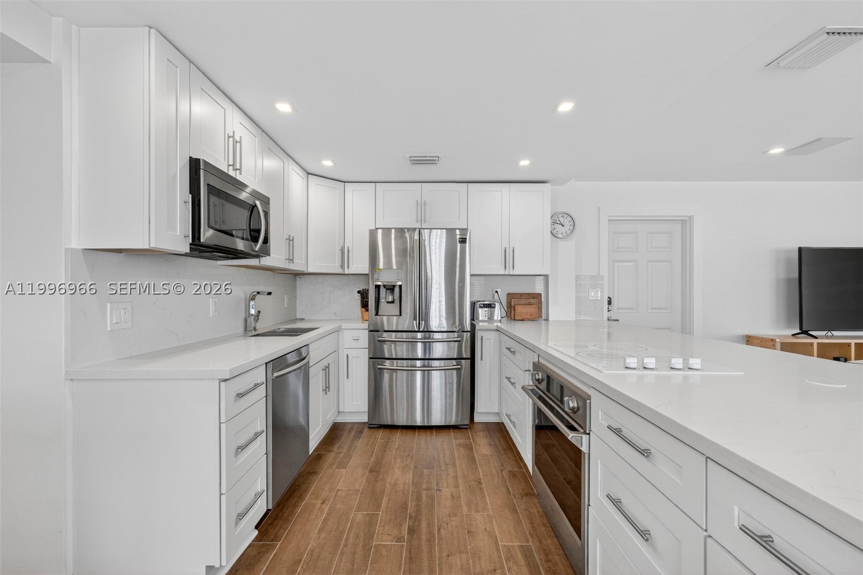 3050 NE 48th St 210