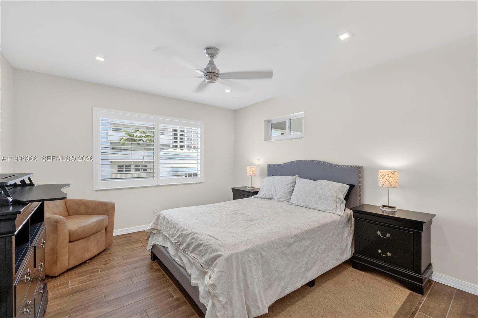 WINDSOR CONDO - Residential