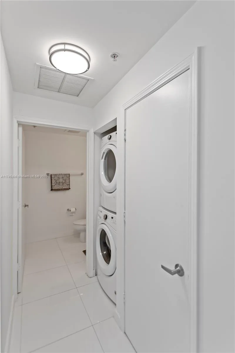 Miami, Florida 33137, United States, 1 Bedroom Bedrooms, ,2 BathroomsBathrooms,Residential,Active,1619