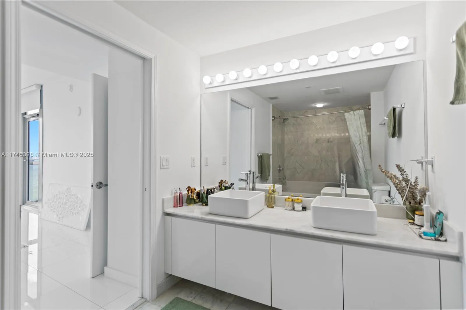 Miami, Florida 33137, United States, 1 Bedroom Bedrooms, ,2 BathroomsBathrooms,Residential,Active,1619