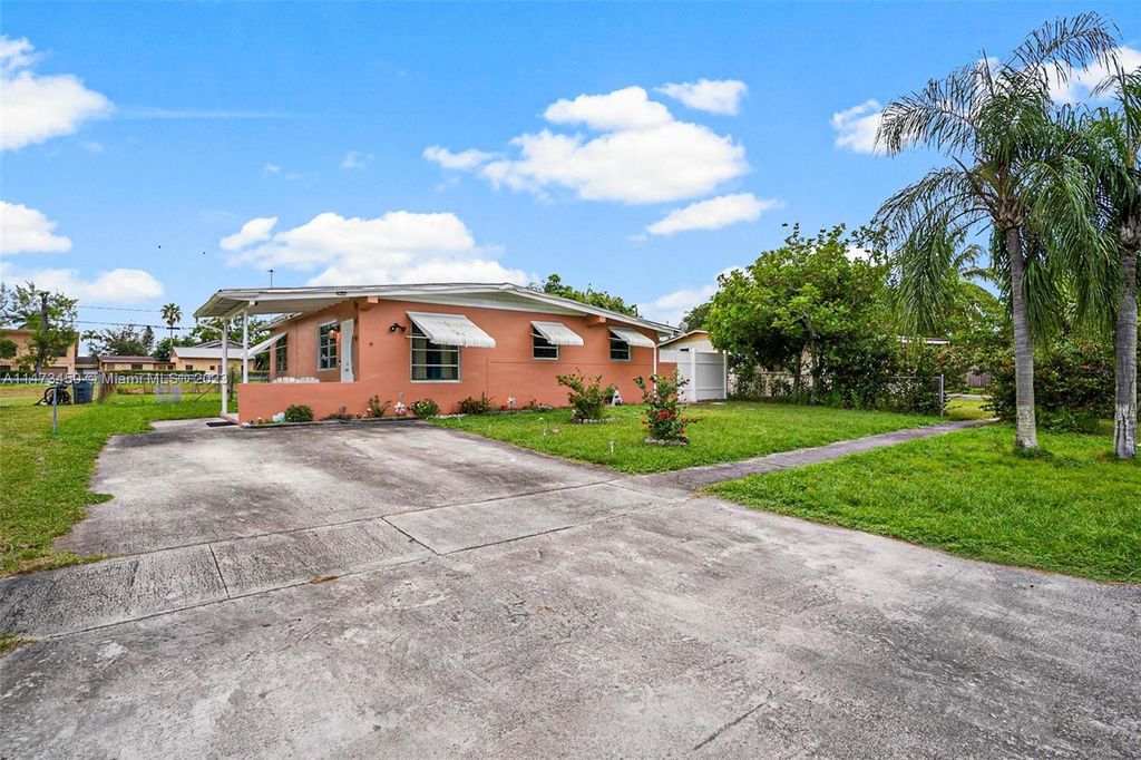 Photo of 185 Morgans Way, Palm Springs, FL 33461 (MLS # A11473450)