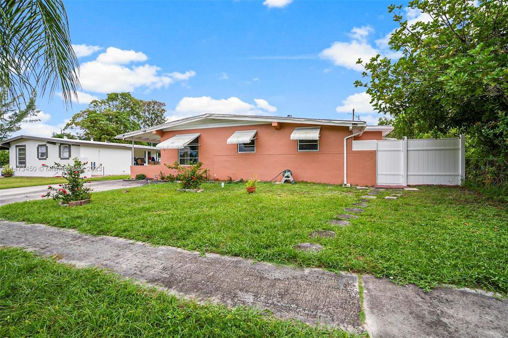 Photo of 185 Morgans Way, Palm Springs, FL 33461 (MLS # A11473450)