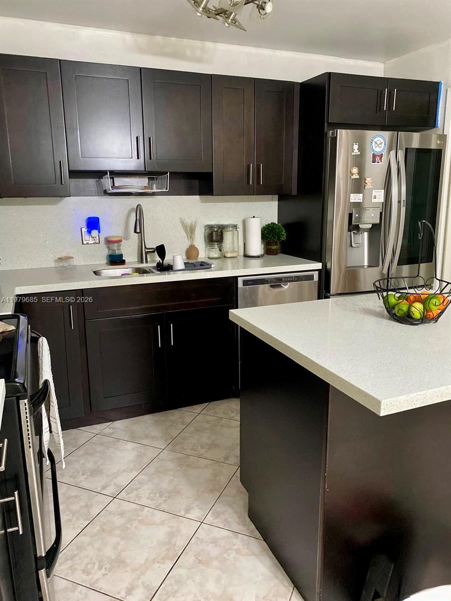 CUTLER CREEK VILLAGE COND - Residential