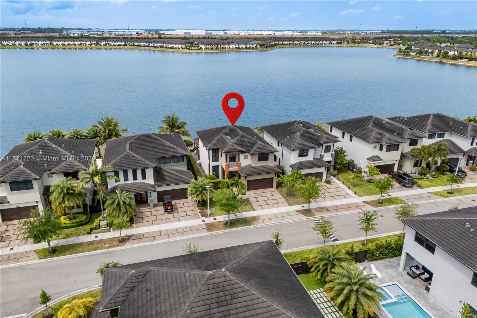 DUNNWOODY LAKE - Residential