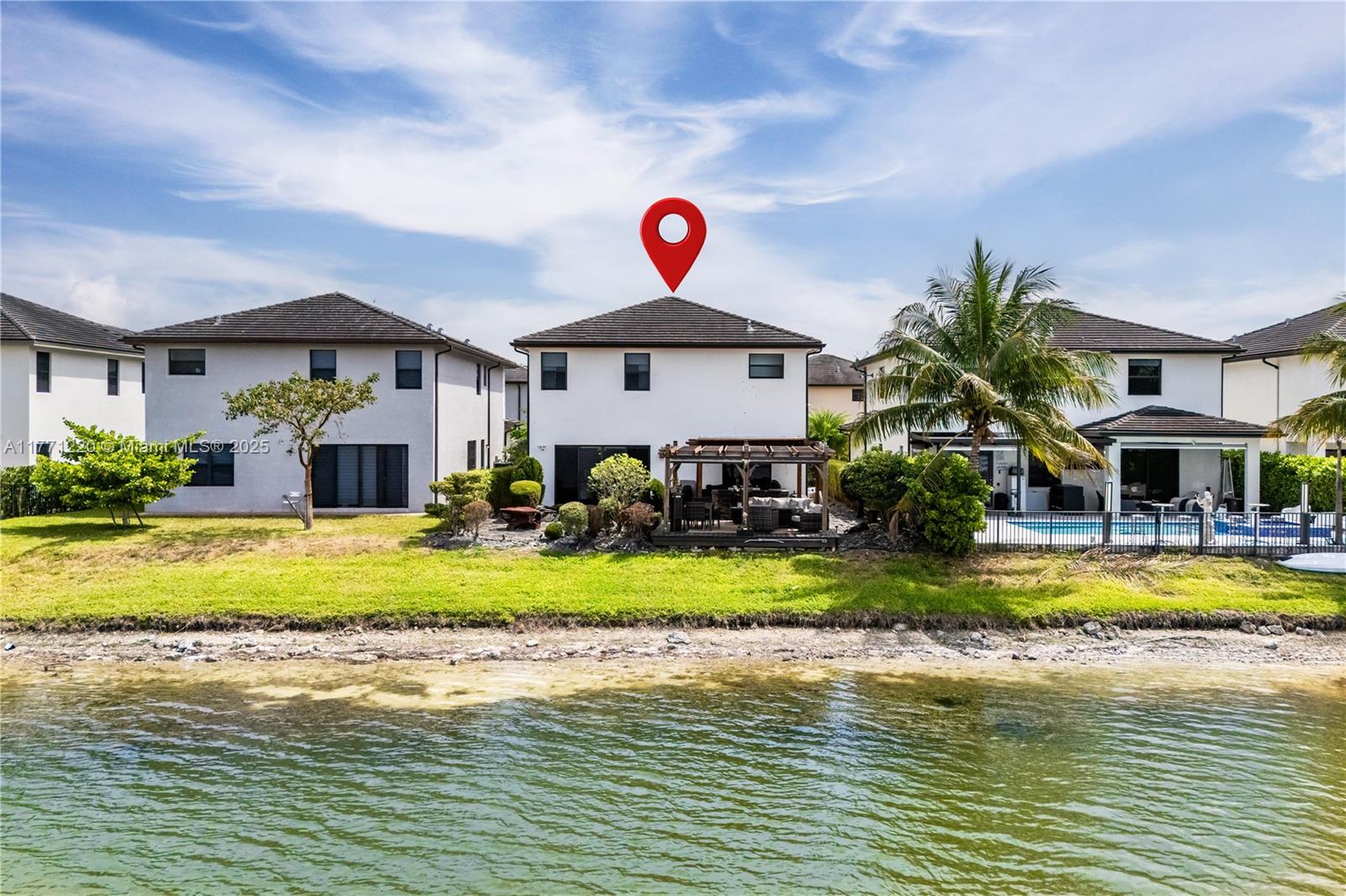 DUNNWOODY LAKE - Residential