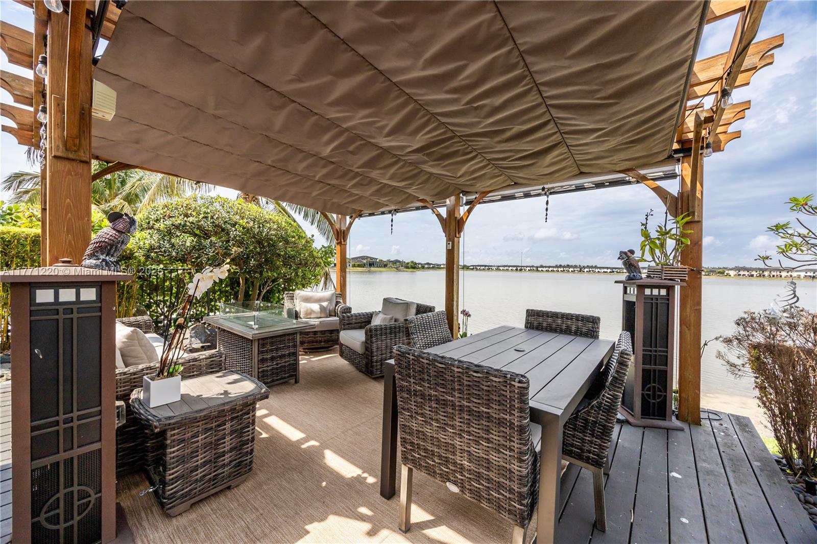 DUNNWOODY LAKE - Residential