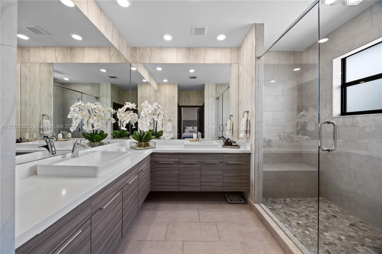 DUNNWOODY LAKE - Residential