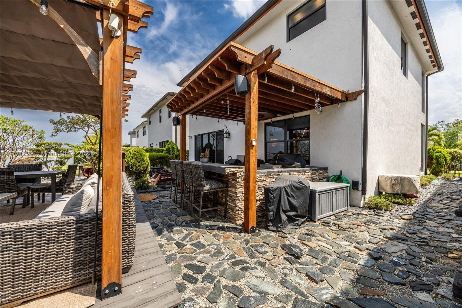 DUNNWOODY LAKE - Residential