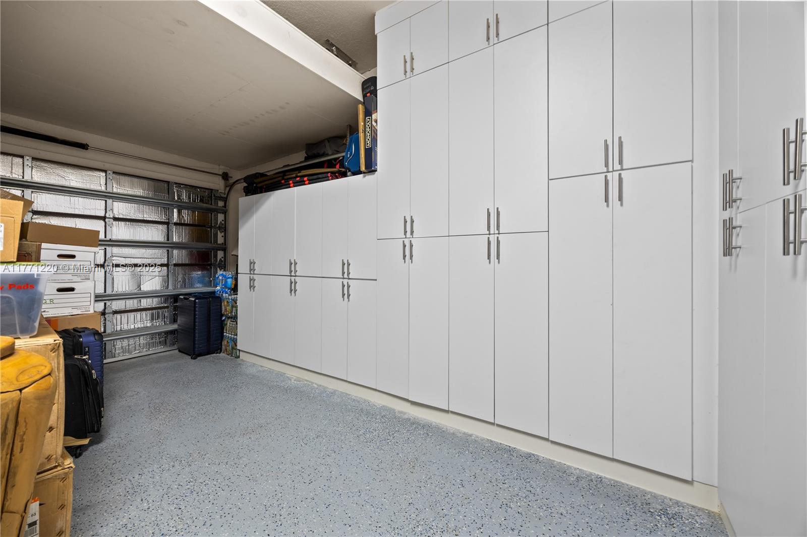 DUNNWOODY LAKE - Residential