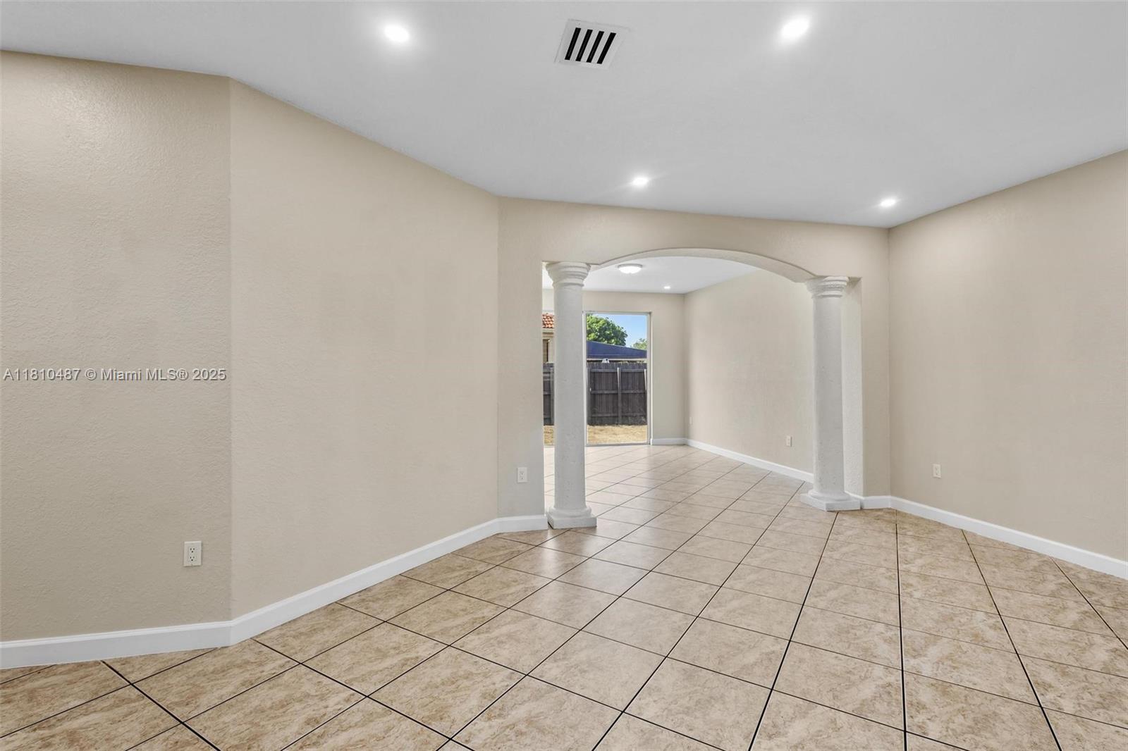 RIVIERA TRACE - Residential