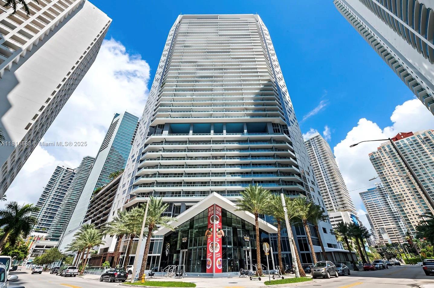 1300 Brickell Bay Dr 906, Miami, Broward County, Florida - 1 Bedrooms  
2 Bathrooms - 
