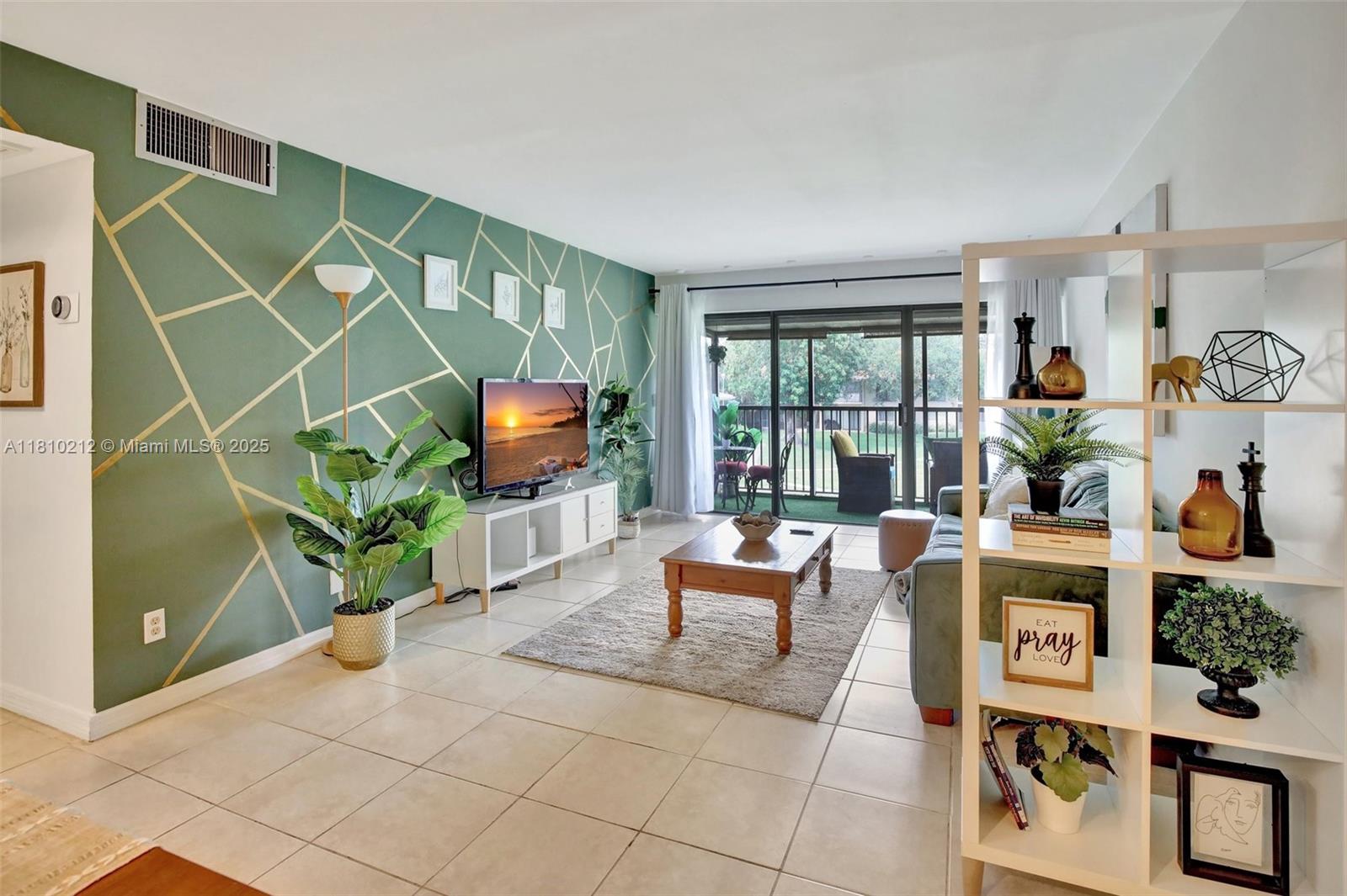 Rental Property at 5821 Washington St 30, Hollywood, Broward County, Florida - Bedrooms: 1 
Bathrooms: 1  - $2,200 MO.
