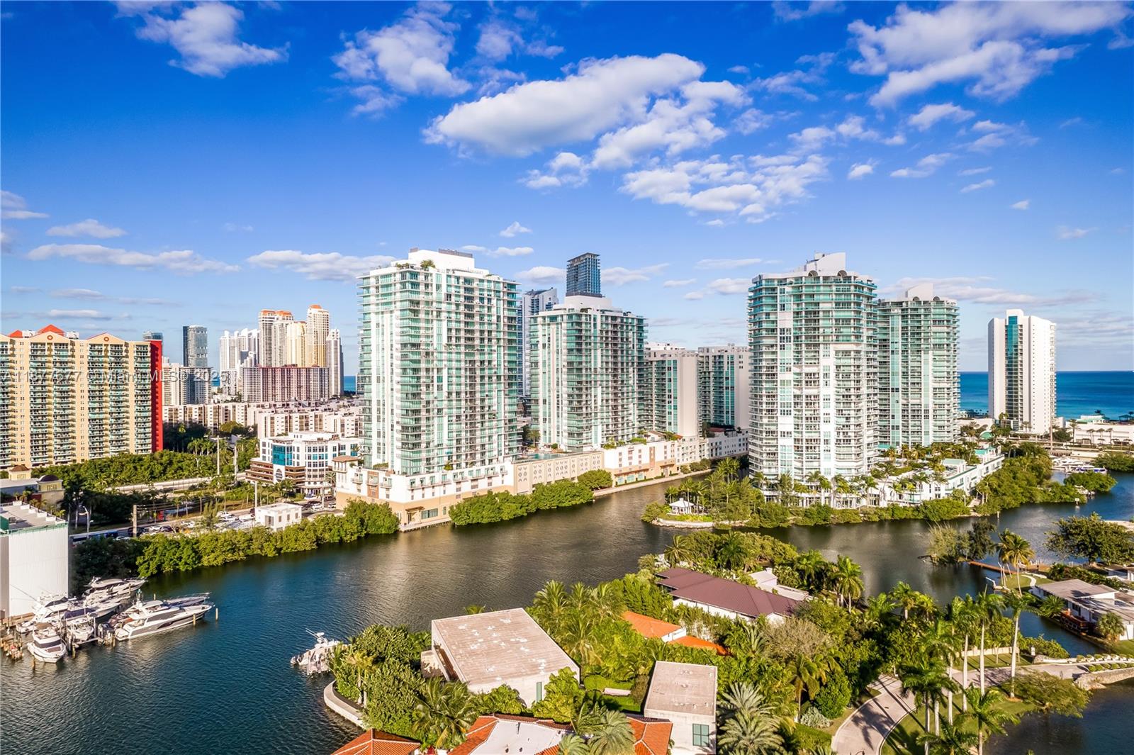 PARQUE TOWERS CONDO - Residential