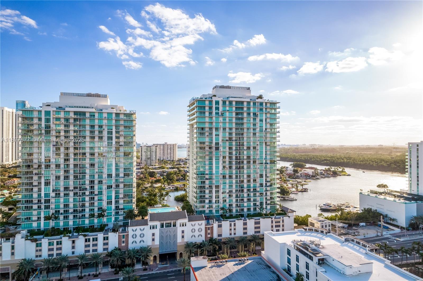 PARQUE TOWERS CONDO - Residential