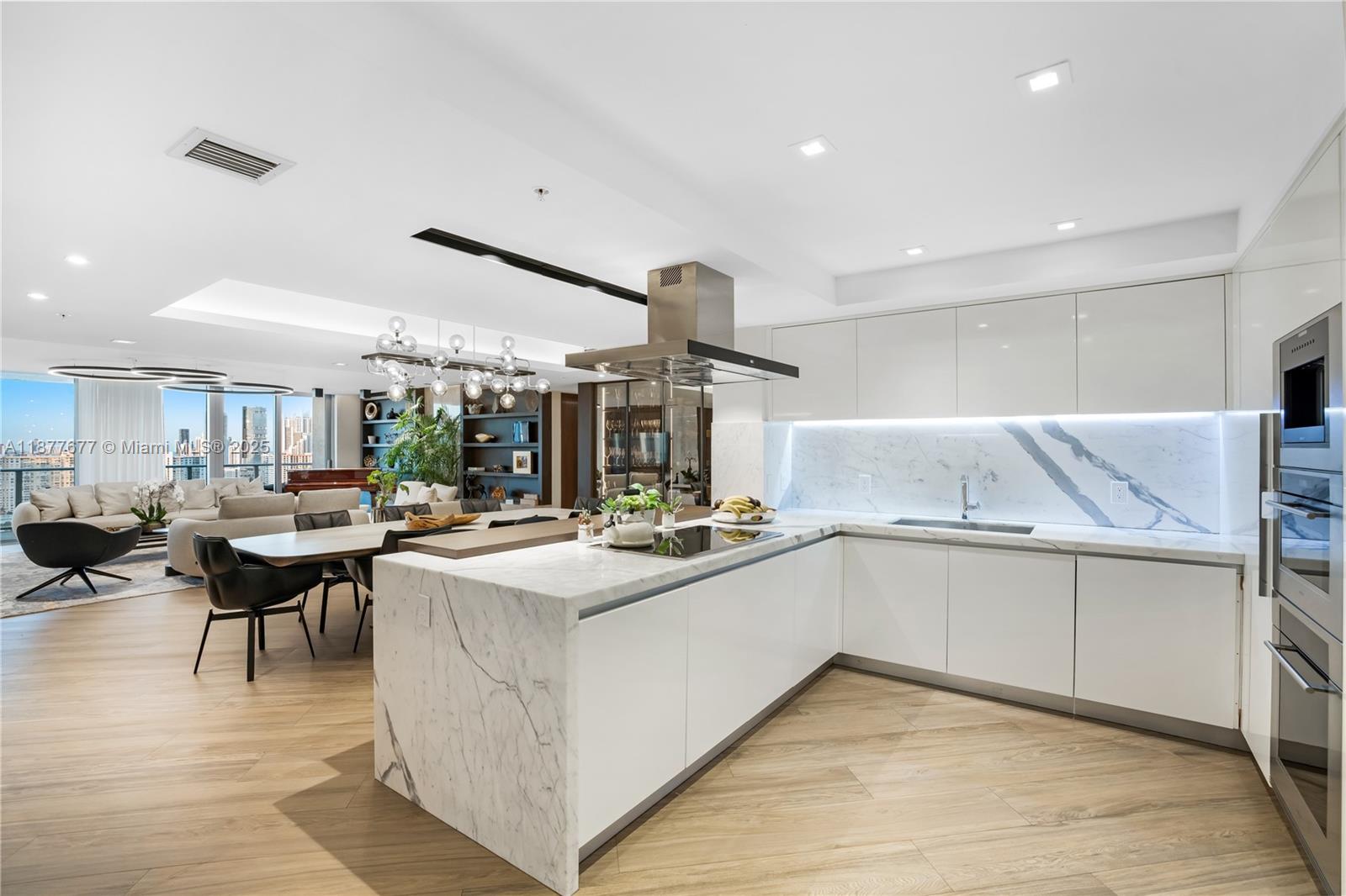 PARQUE TOWERS CONDO - Residential