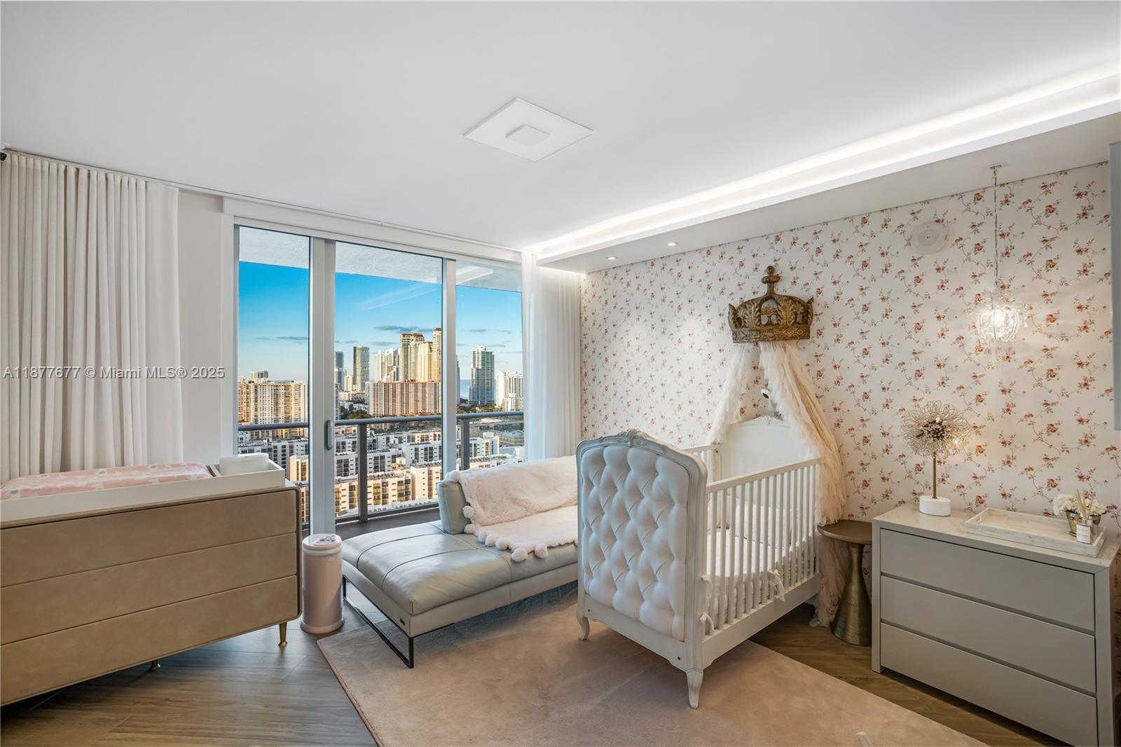 PARQUE TOWERS CONDO - Residential