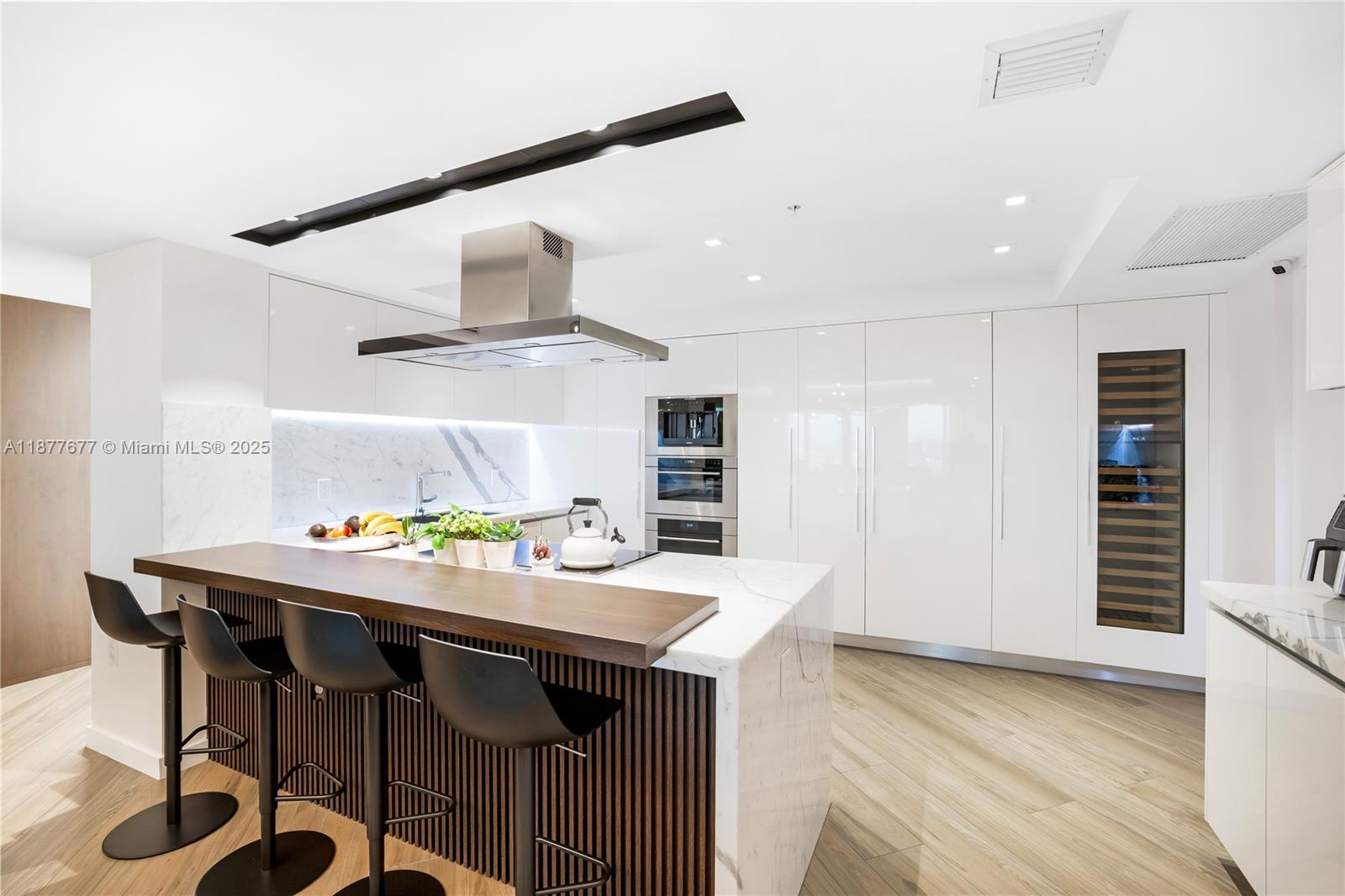 PARQUE TOWERS CONDO - Residential