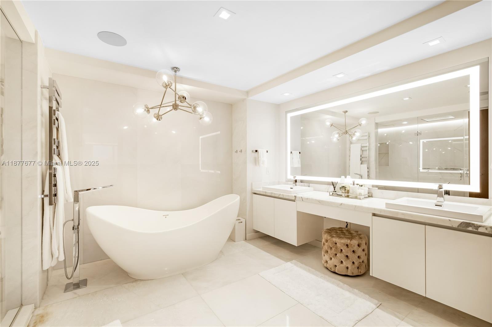 PARQUE TOWERS CONDO - Residential