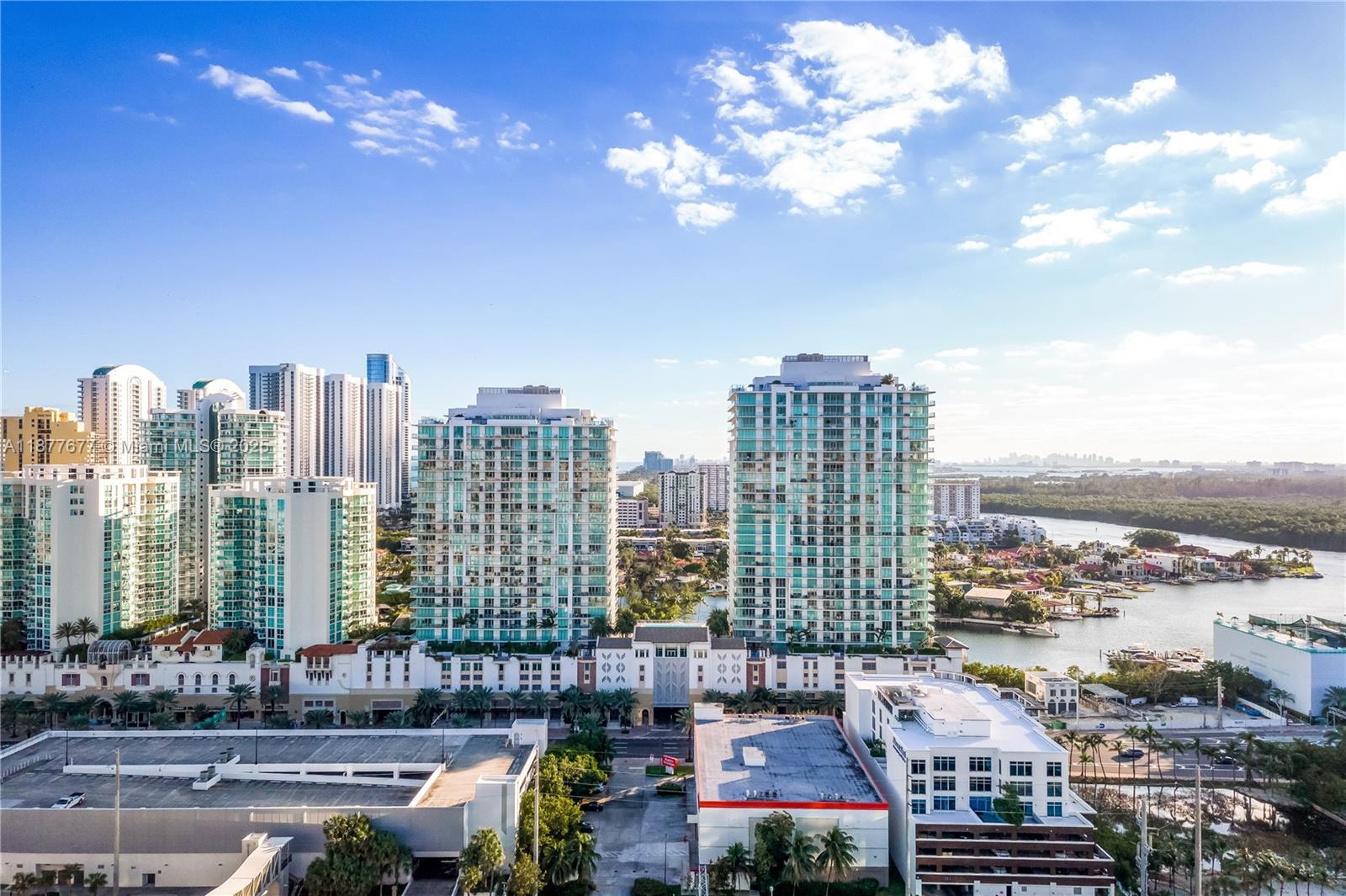 PARQUE TOWERS CONDO - Residential