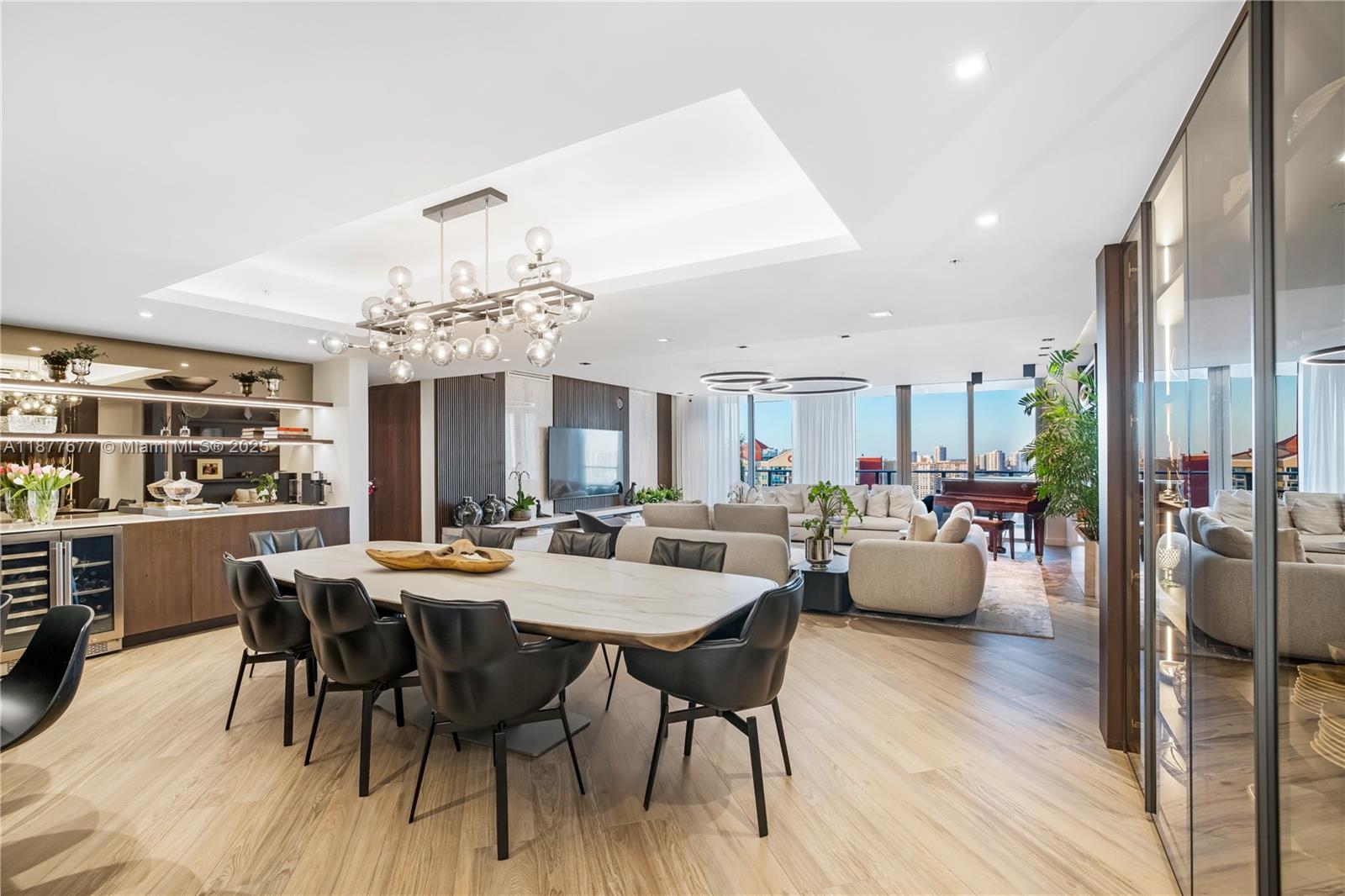 PARQUE TOWERS CONDO - Residential