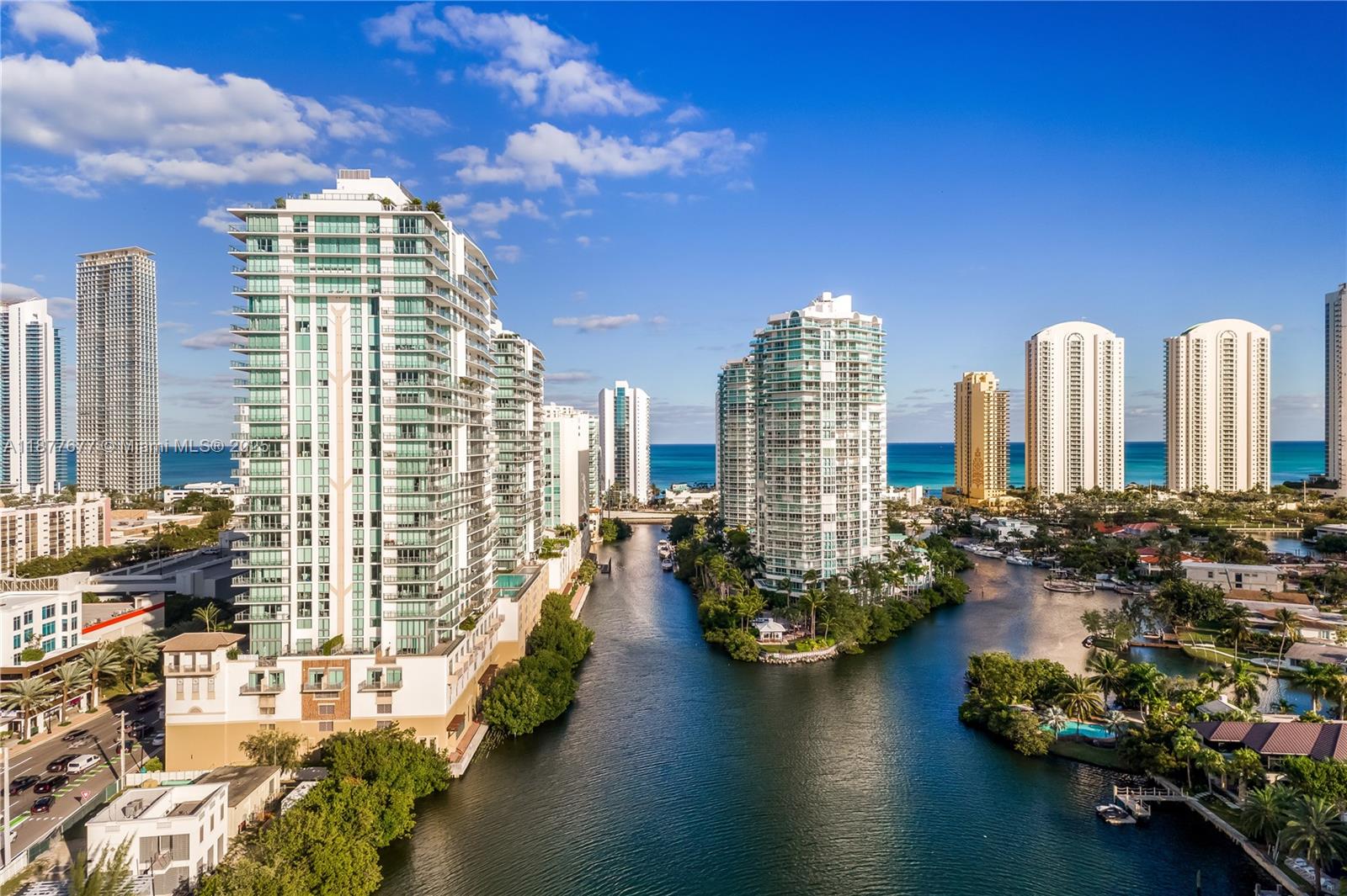 PARQUE TOWERS CONDO - Residential