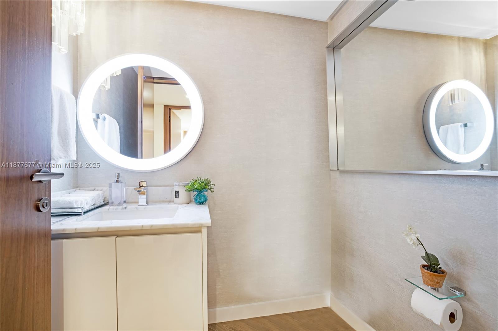 PARQUE TOWERS CONDO - Residential