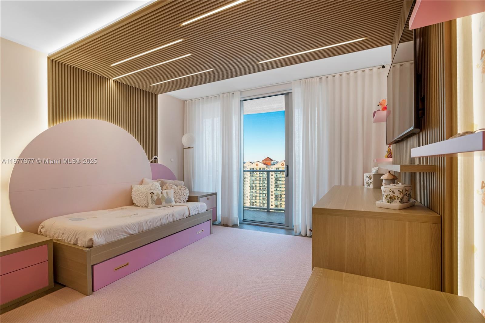 PARQUE TOWERS CONDO - Residential