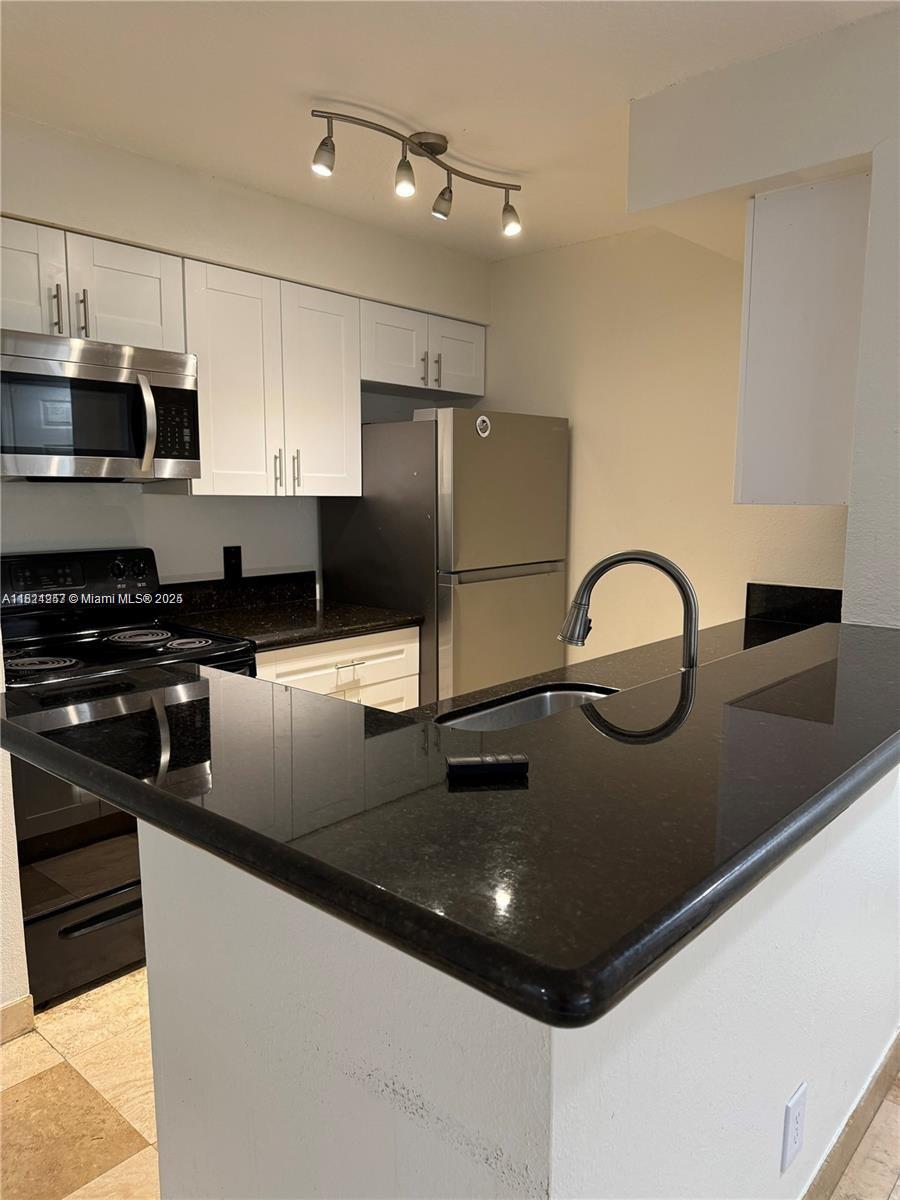 SUNDANCE AT DAVIE CONDO - Residential Lease