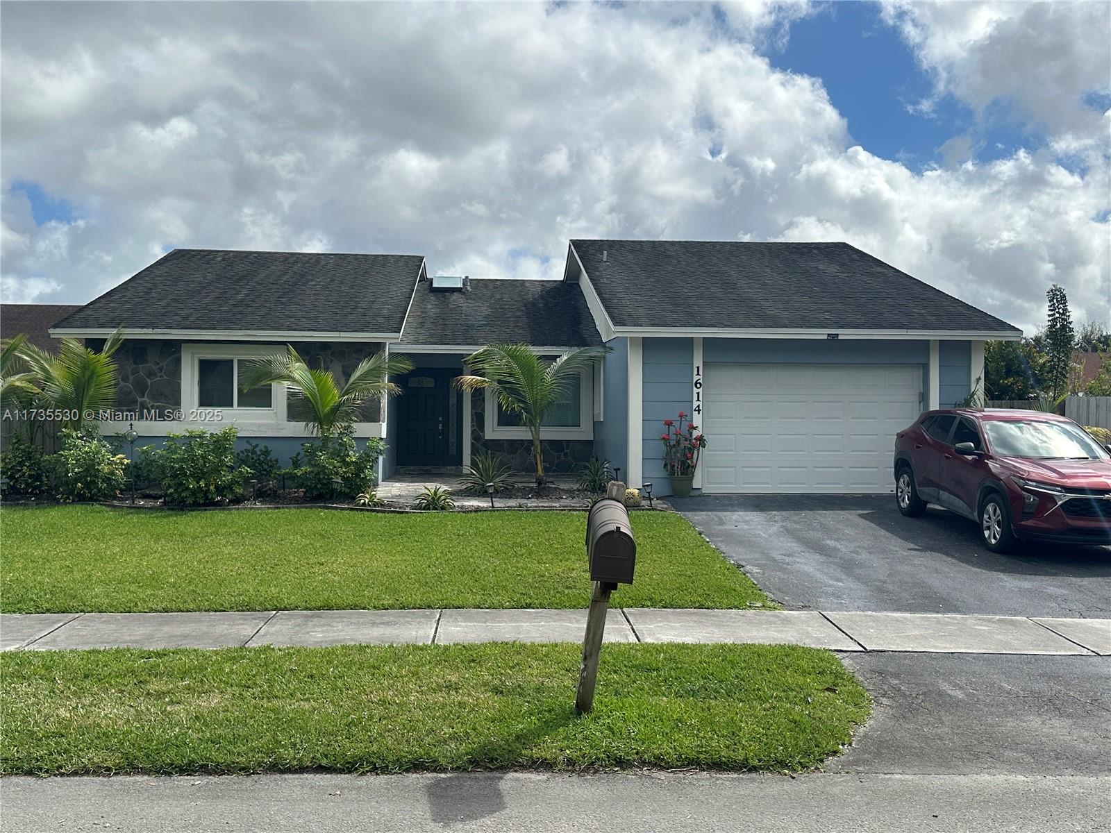 Property for Sale at 1614 N Goldeneye Ln, Homestead, Miami-Dade County, Florida - Bedrooms: 3 
Bathrooms: 2  - $560,000