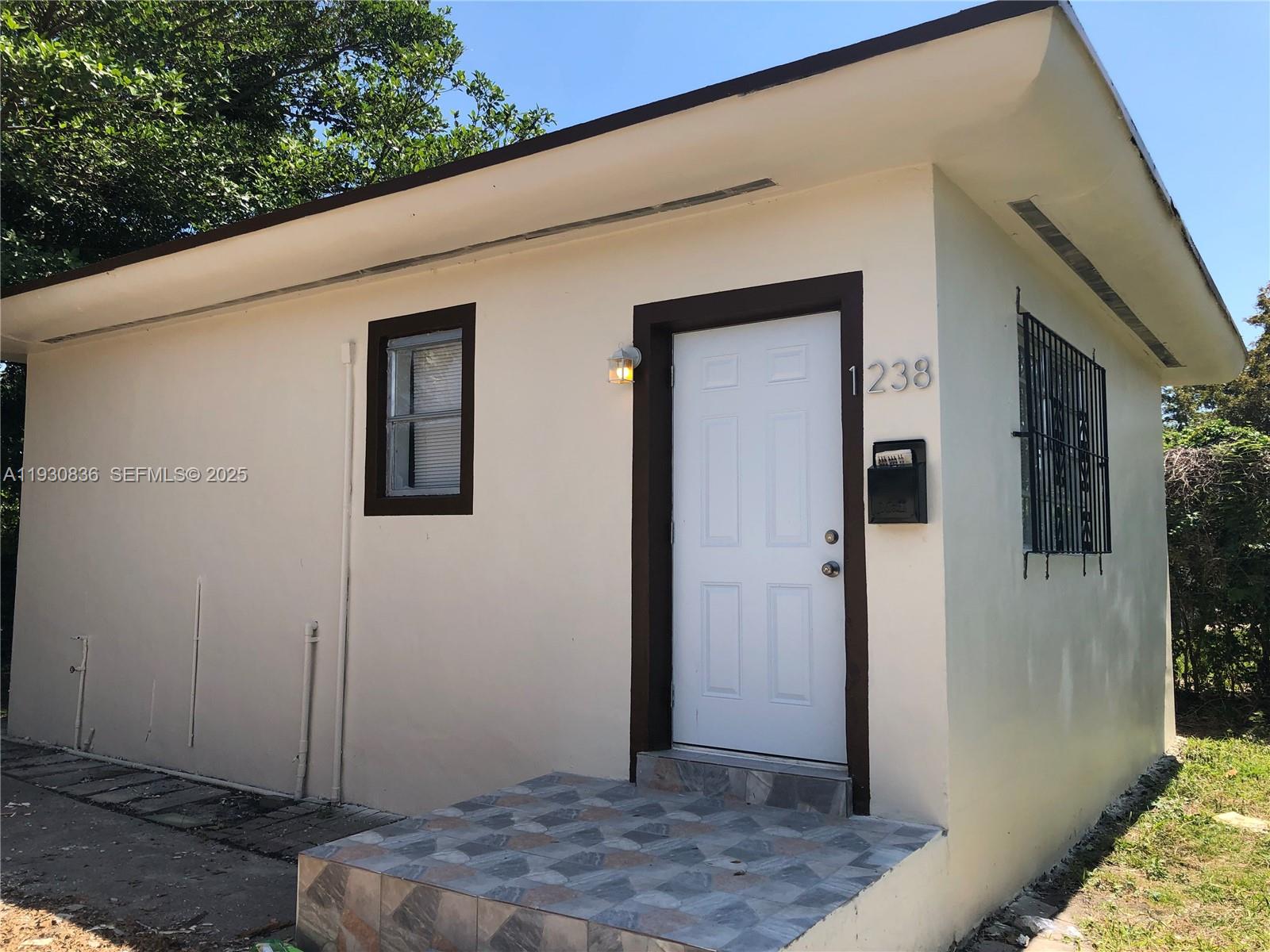 NORTH MIAMI ESTS - Residential Income