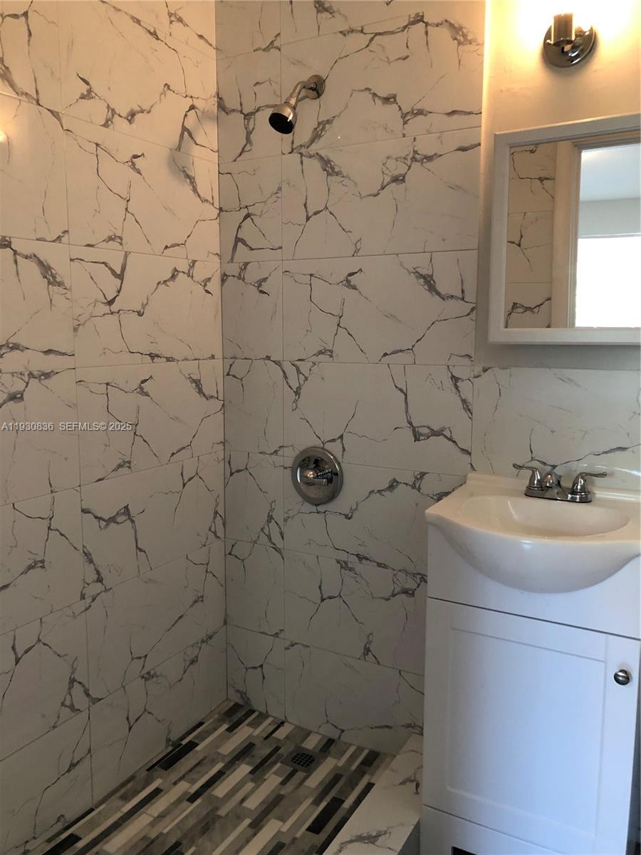 NORTH MIAMI ESTS - Residential Income