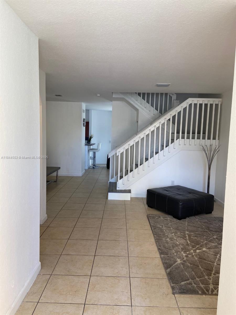 8728 NW 113th Ct