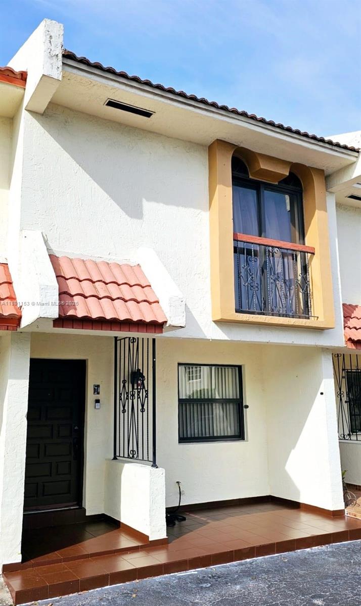 8389 Nw 8th St, Miami, Broward County, Florida - 2 Bedrooms  
3 Bathrooms - 