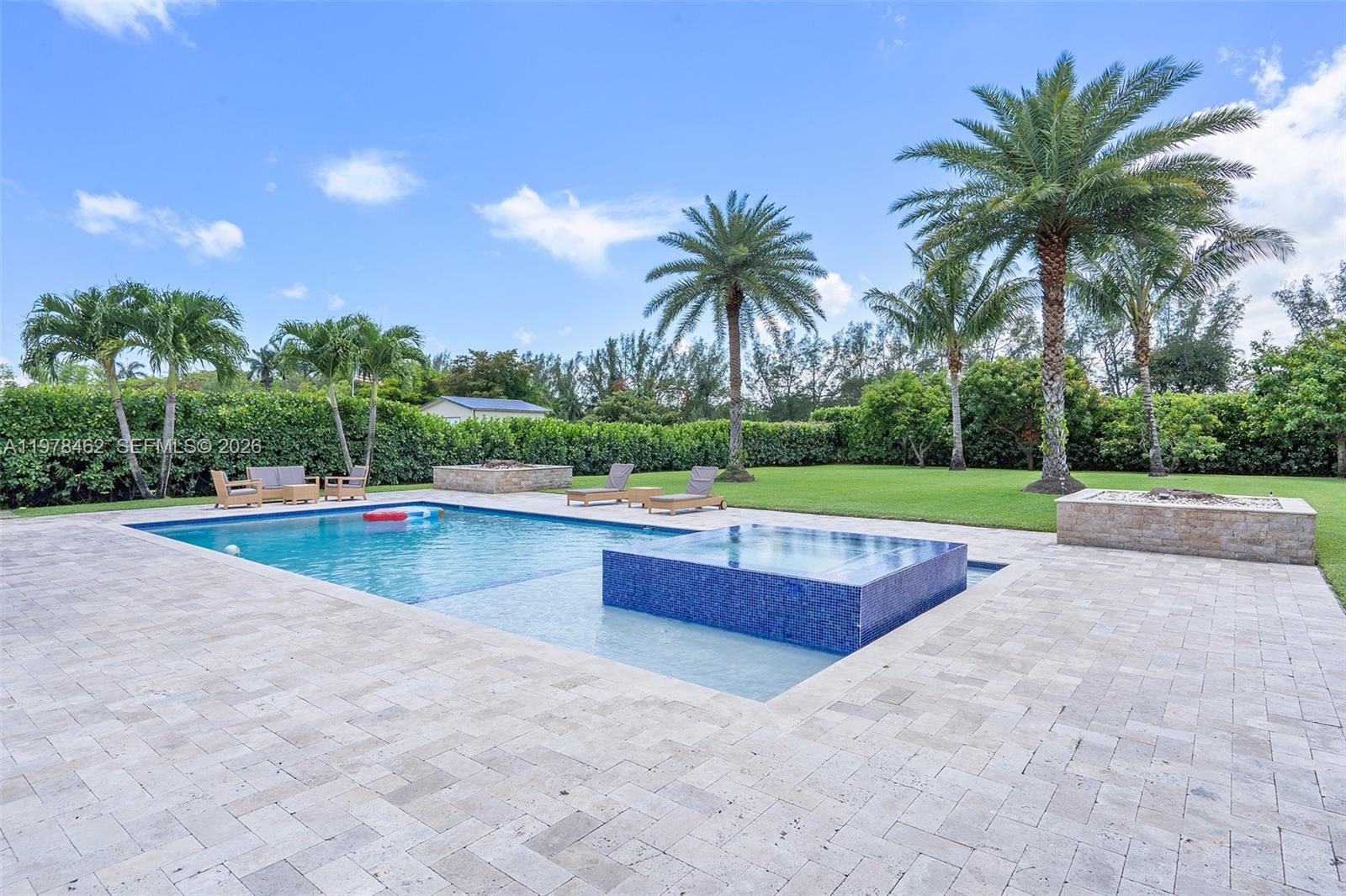 VALENCIA GROVES ESTATES - Residential