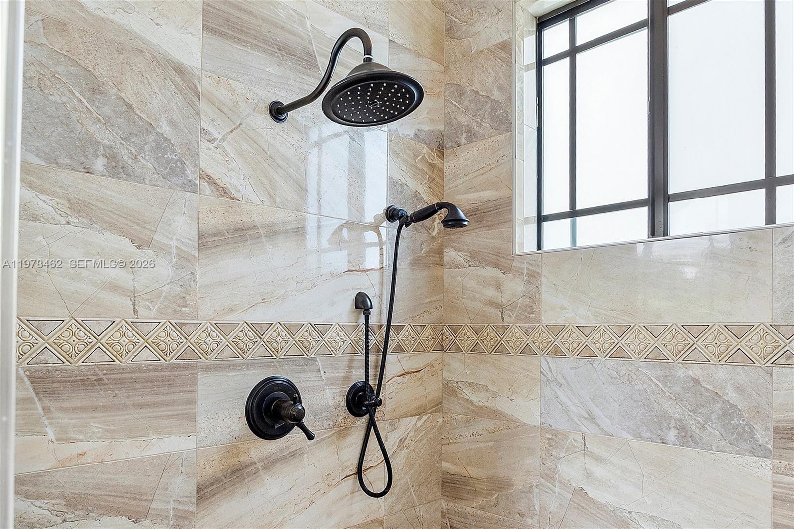 VALENCIA GROVES ESTATES - Residential