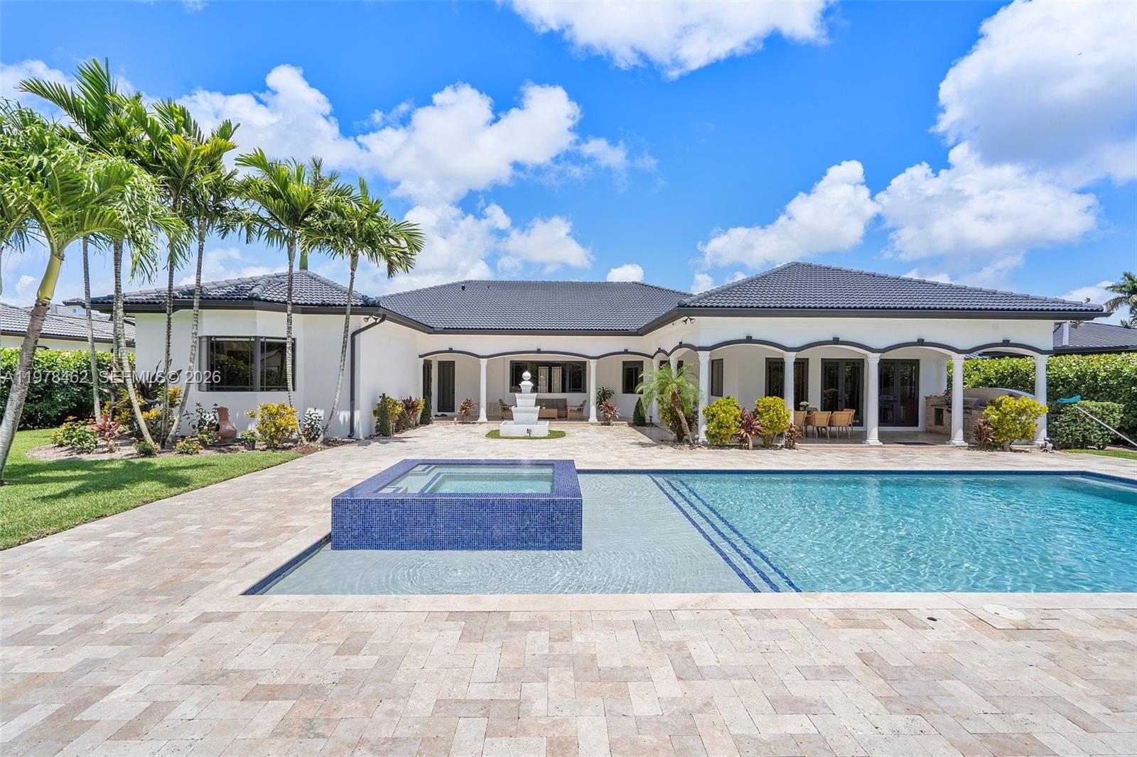 VALENCIA GROVES ESTATES - Residential