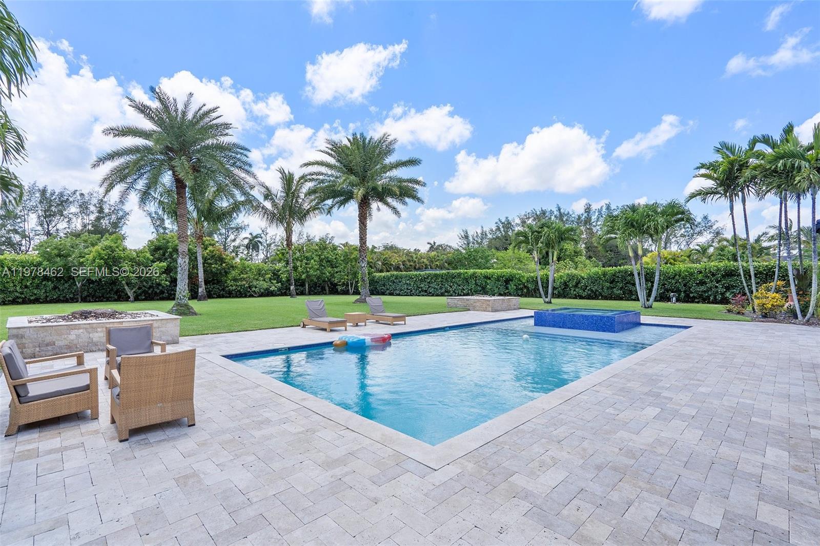 VALENCIA GROVES ESTATES - Residential