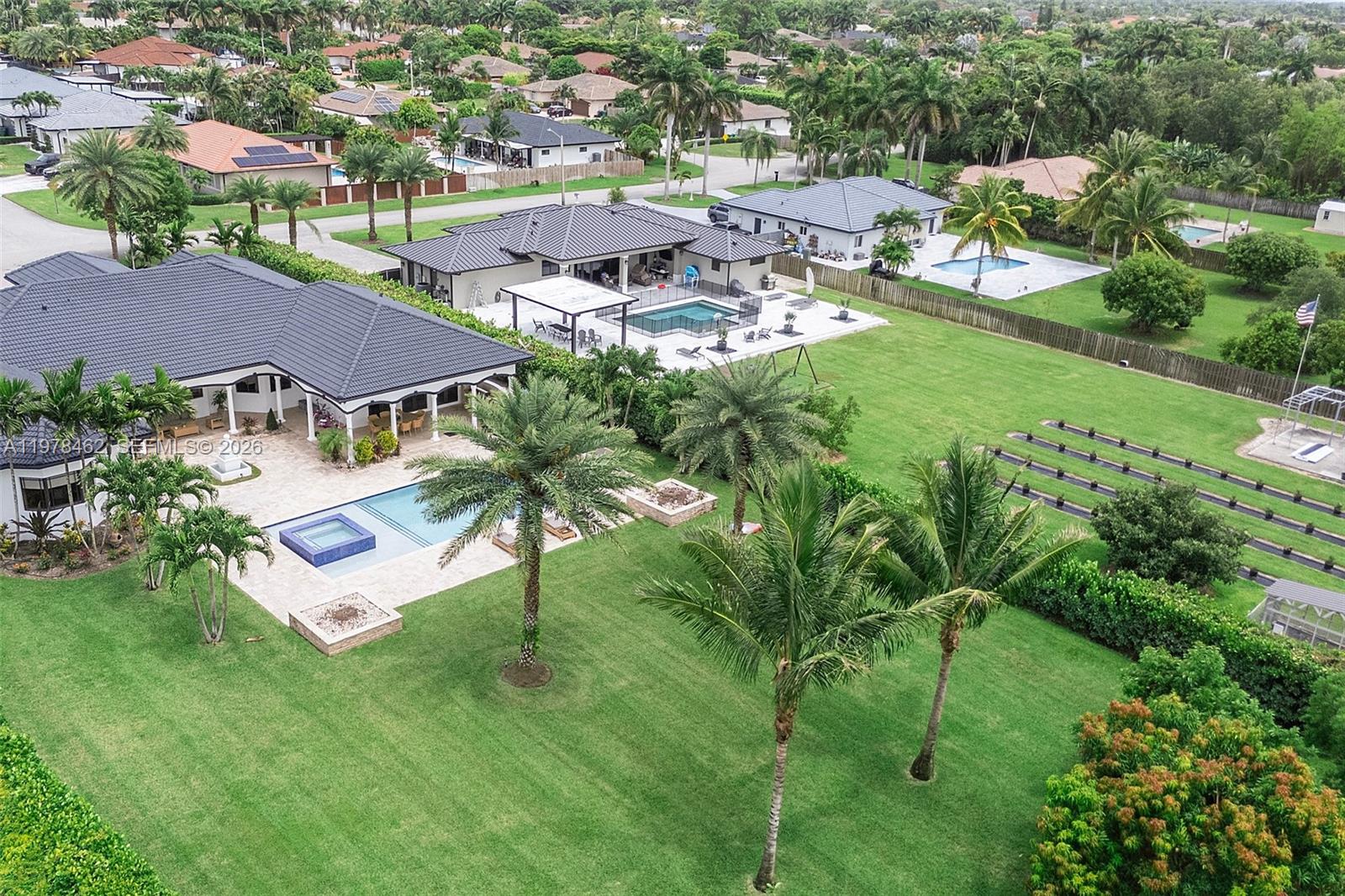 VALENCIA GROVES ESTATES - Residential