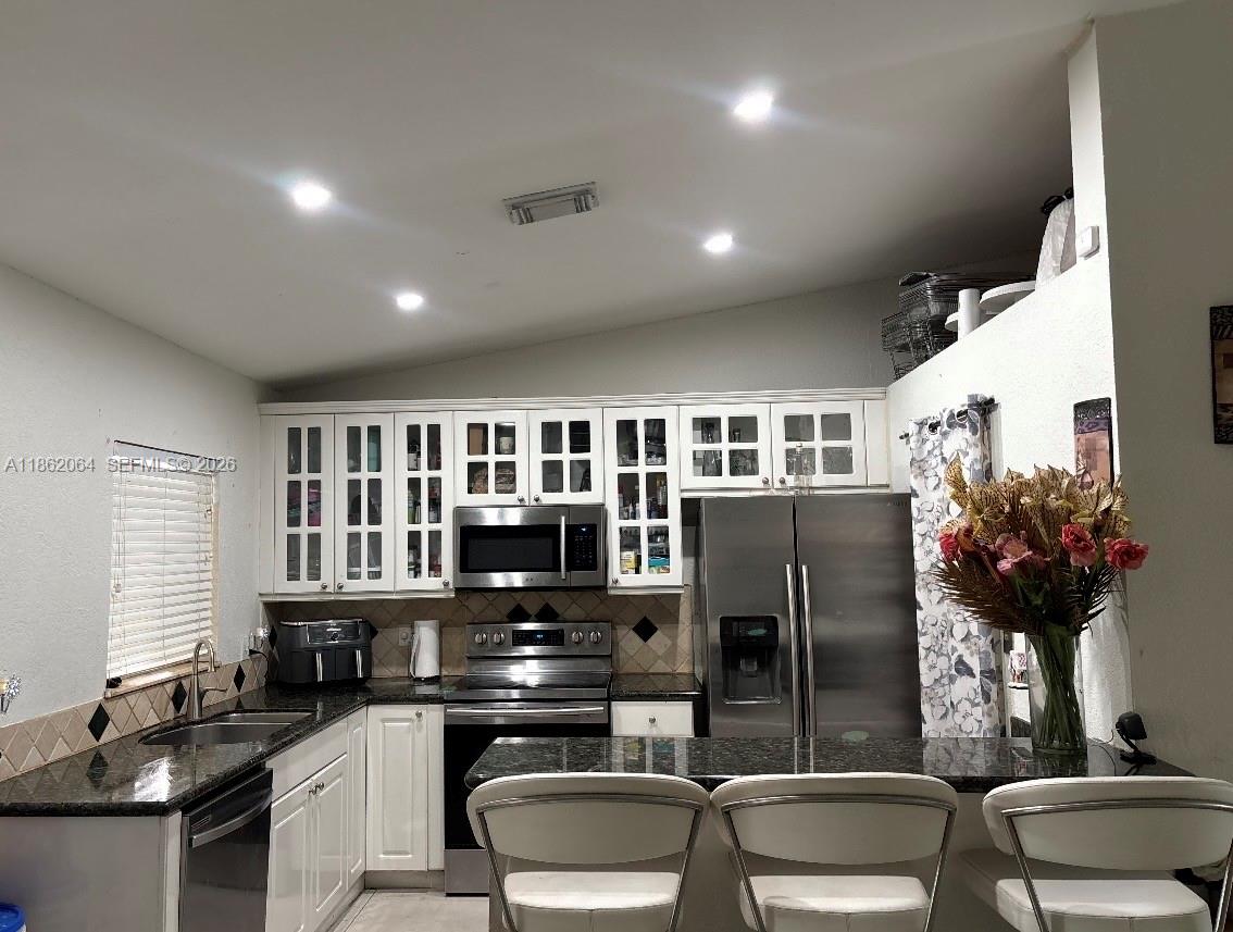 OAK RIDGE VILLAS SEC 1 RE - Residential